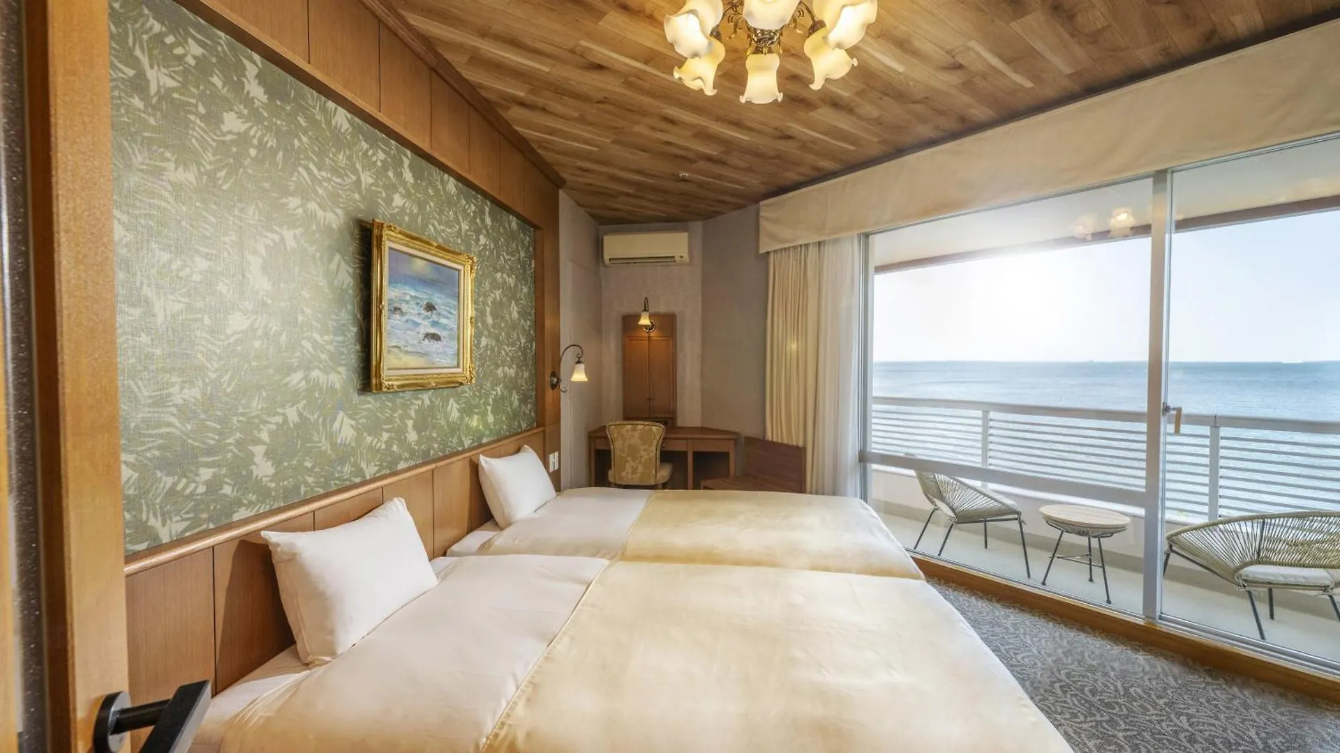 La Vista Yokosuka Kannonzaki Terrace 4*,